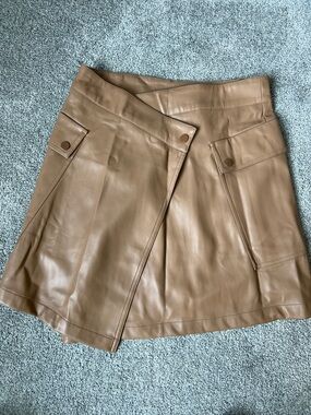 bishop + young Tan Faux Leather Mini Skirt (SMALL) new.